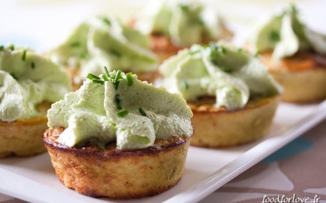Mini frittatas aux pommes de terre et Cantal Entre Deux, mousse aux herbes