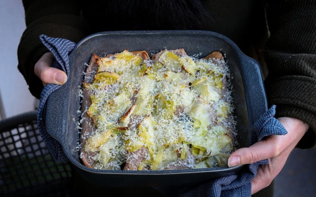 Ficelle picarde à la fondue de poireaux et fromage de chèvre