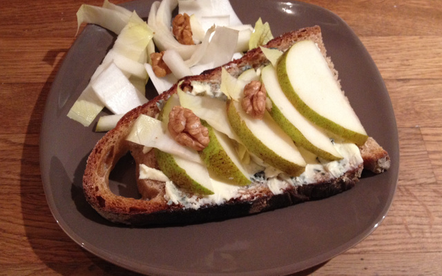 Tartine aux poires et Saint Agur