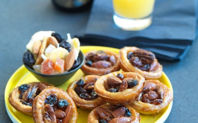 Minis tartelettes noix de pécan et raisins sec au caramel
