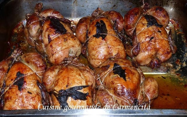 Coquelets farcis au riz sauvage et amandes