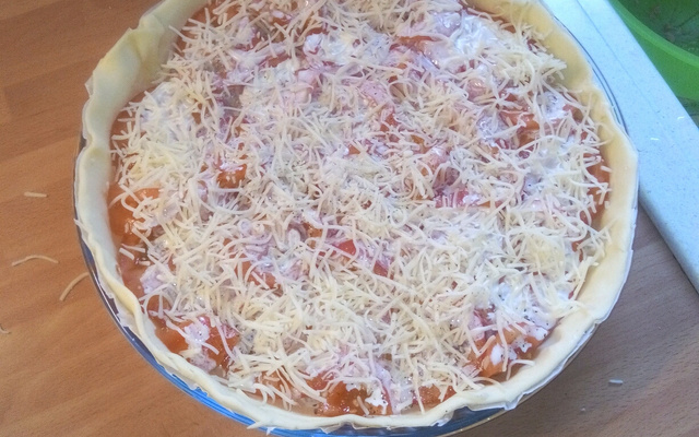 Tarte au thon et aux tomates simple