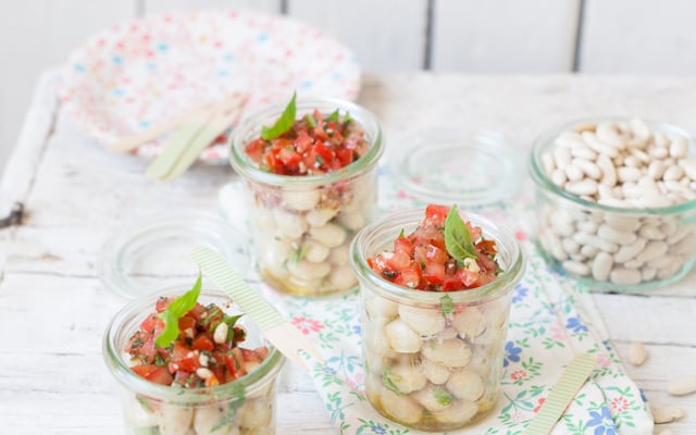 Verrines de mogettes, tartare de thon et tomate