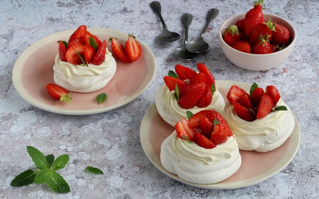 Mini pavlovas aux Fraises du Périgord IGP