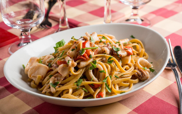Spaghetti au ragoût de petits calmars