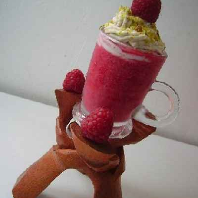 Verrines framboise-amandes à la crème de pistaches