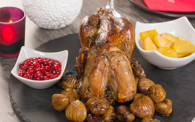 Faisan moelleux et rôti aux châtaignes en cocotte