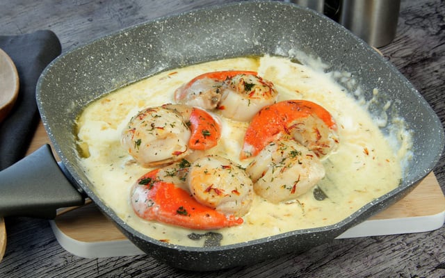 Cassolettes de Saint-Jacques au vin blanc