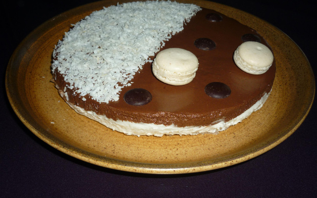 Duo de mousse de macarons et crème de chocolat