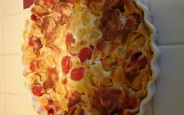 Clafoutis de tomate cerise au chèvre et basilic