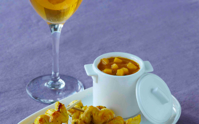 Mini brochettes de poulet pimenté et sauce mangue