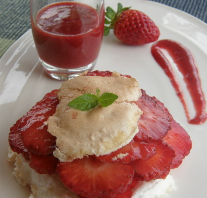 Pavlova à la fraise à ma façon