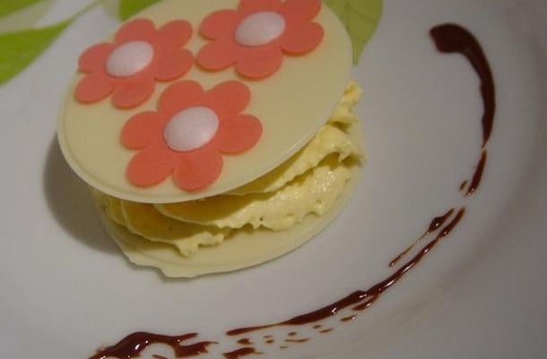 Mille feuilles de chocolat blanc mousse d'abricot