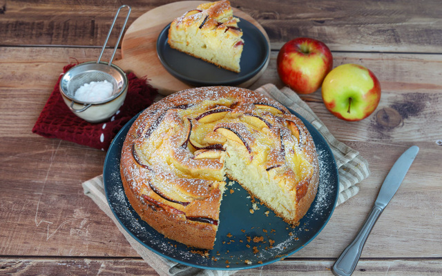 Gâteau moelleux aux pommes et crème pâtissière