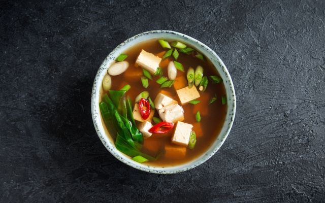 Soupe miso japonaise traditionnelle