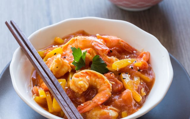 Crevettes sauce aigre douce au ketchup et à la mangue