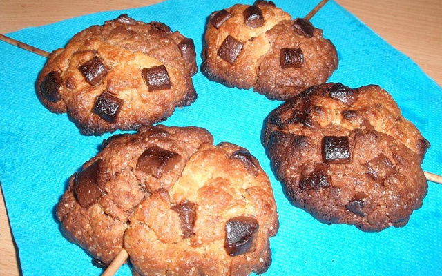 Sucettes cookies aux deux chocolats