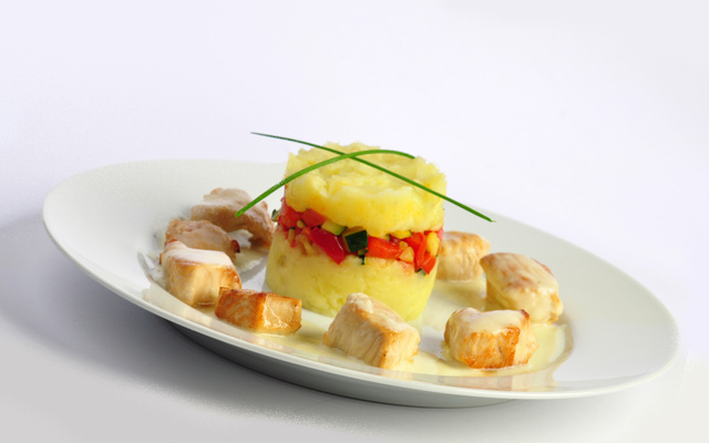 Petits dés de dinde à la crème d'ail avec son écrasé de pommes de terre