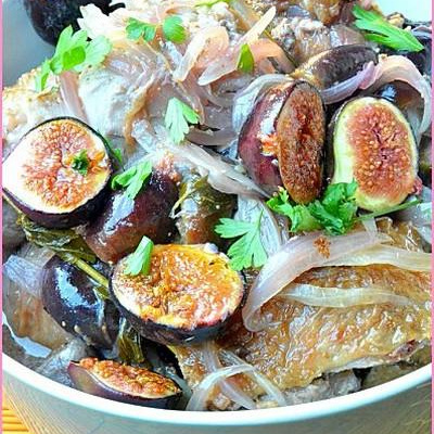 Fricassée de pintade à la figue fraîche et sa sauce au vin blanc