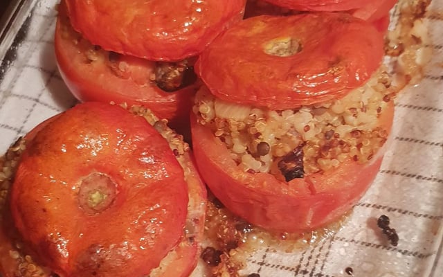 Tomates farcies au Quinoa et Lentilles