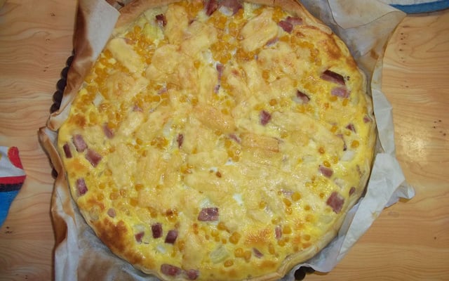 Quiche au maïs, dés de jambon & dés d'oignons