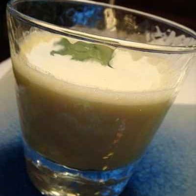 Cappuccino d'artichaut à la coriandre