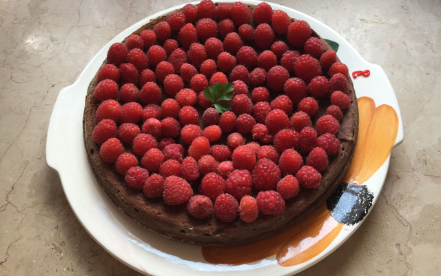 Gâteau tout chocolat, framboises