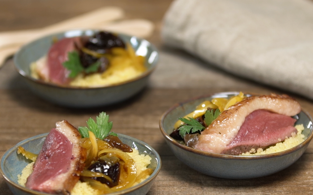 Magret de canard aux pruneaux & semoule