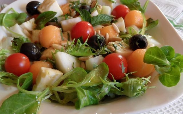 Méli mélo d'été au melon et mozzarella