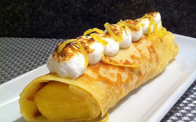 Crêpe au citron meringuée pour un dessert doux et acidulé