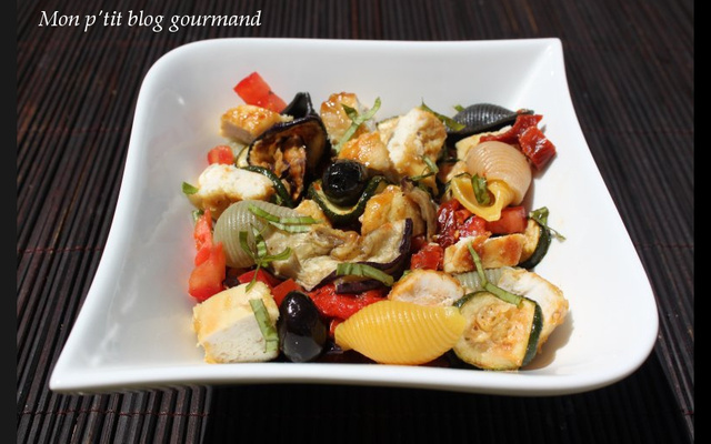 Salade de légumes grillés et poulet caramélisé à la moutarde