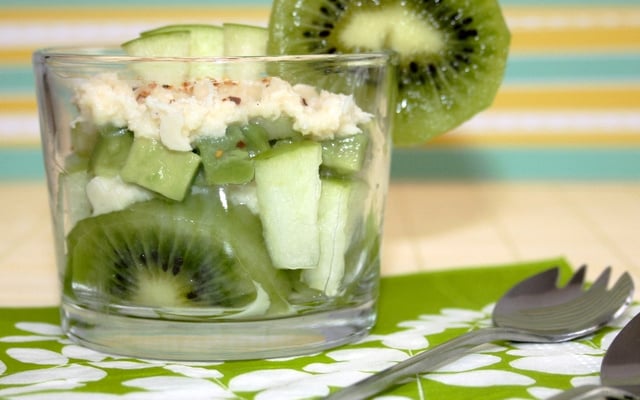 Salade acidulée de crabe, kiwi, et avocat