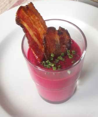 Ma soupe rose aux betteraves & son lard croustillant