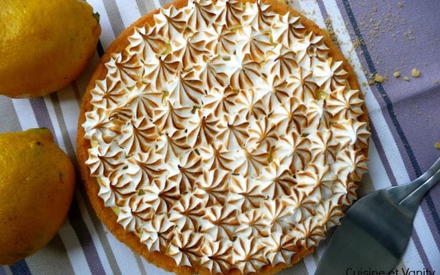 Tarte au citron meringuée sur sablé breton