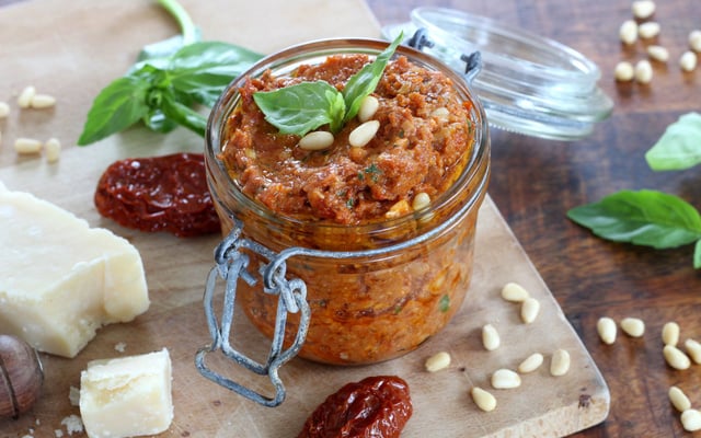 Pesto rosso ou pesto rouge