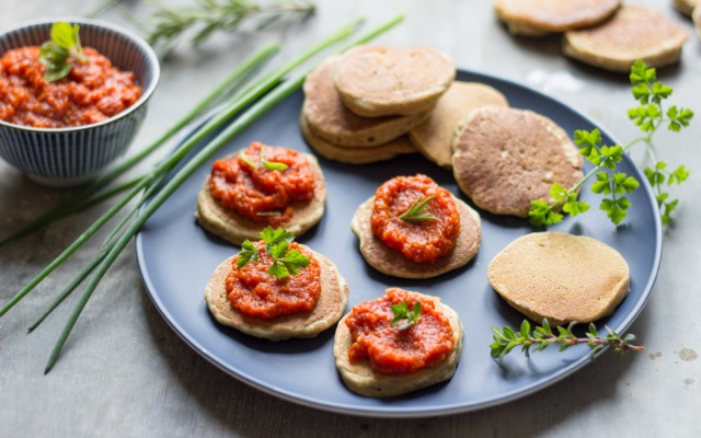 Blinis de sarrasin au délice de tomates séchées