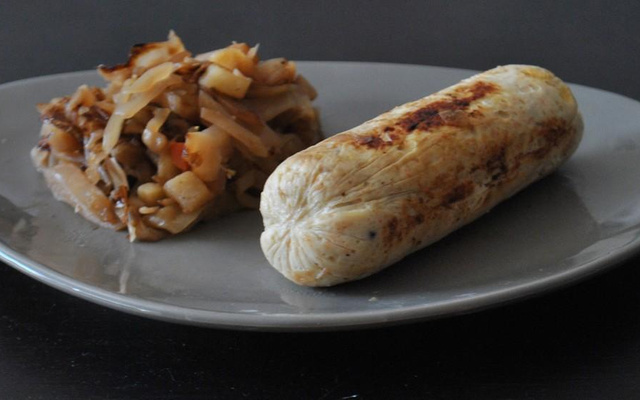 Compotée de chou blanc au vinaigre de cidre et boudin blanc