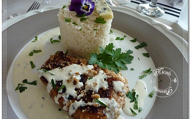 Dos de cabillaud pané au noix sauce fourme d'Ambert