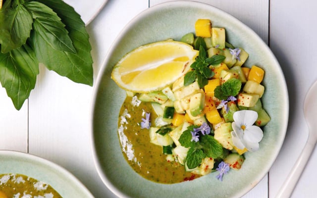 Tartare de concombres de France, avocat et mangue