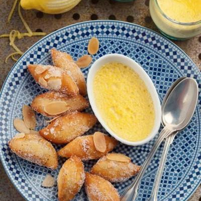 Bugnes aux amandes avec leurs crème citron, gingembre et vanille