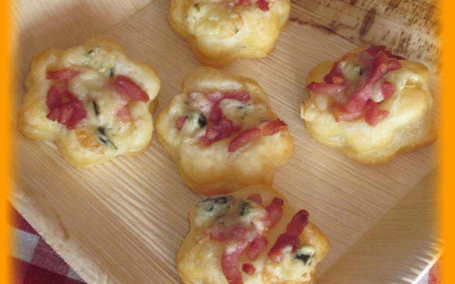 Fleurs de fourme d'ambert et lardons