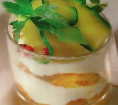 Mousses de ricotta au poivron et tagliatelles de courgettes