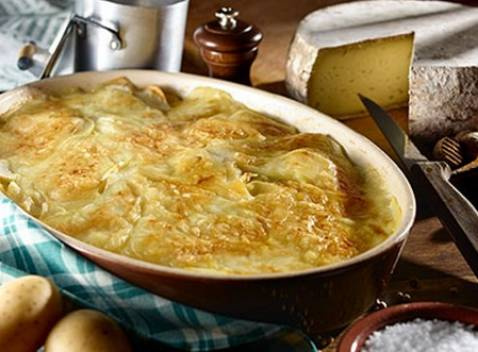 Gratin à la Tomme de Savoie assaisonné de noix de muscade