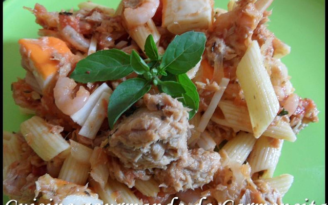 Salade de pâtes au thon et surimi