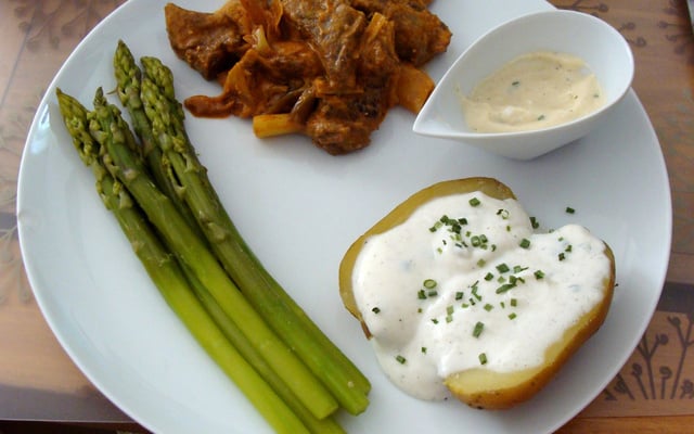 Mijoté de bœuf aux poireaux et pommes au four