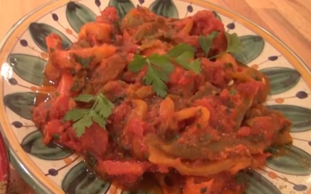 Chaktouka (Salade de poivrons grillés et tomates)