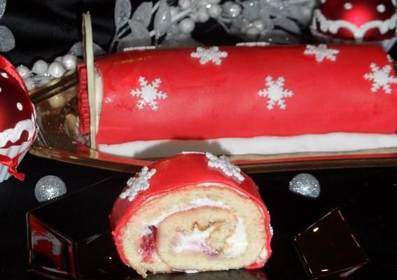 Bûche de Noël chocolat blanc framboise