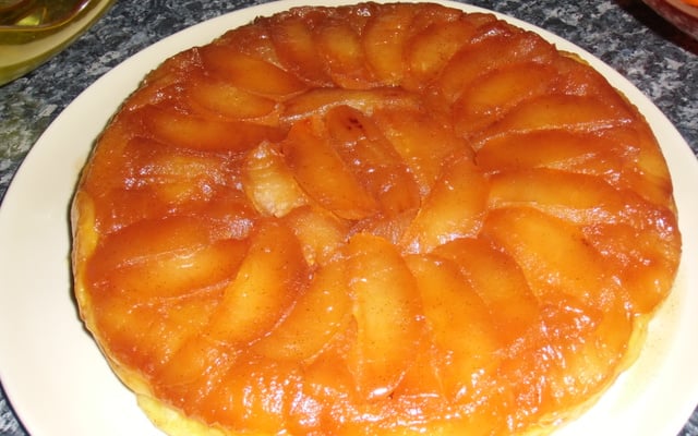 Tarte tatin caramélisée relevée à la cannelle