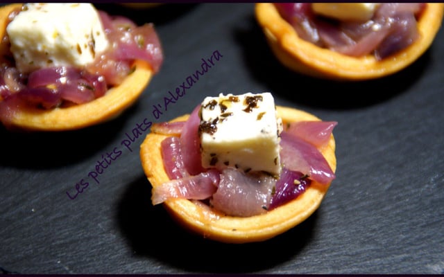 Tartelette à l'oignon rouge et feta