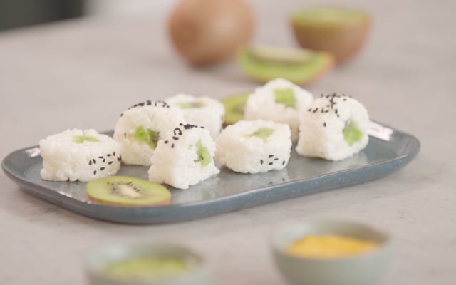 Makis sucrés au  Kiwi de l’Adour IGP et lait de coco